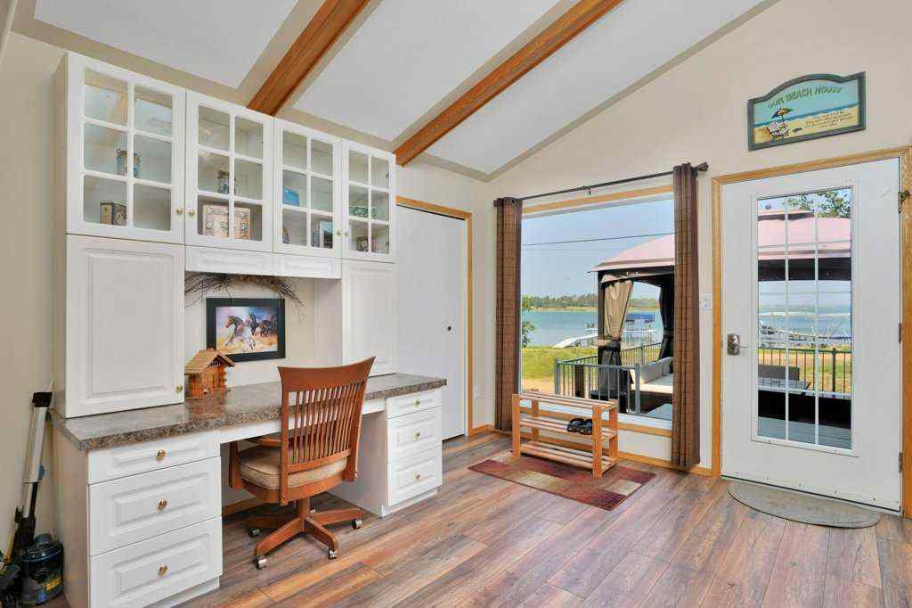 MLS® A2251768 - 34 Beach Street E in NONE Rochon Sands, Residential