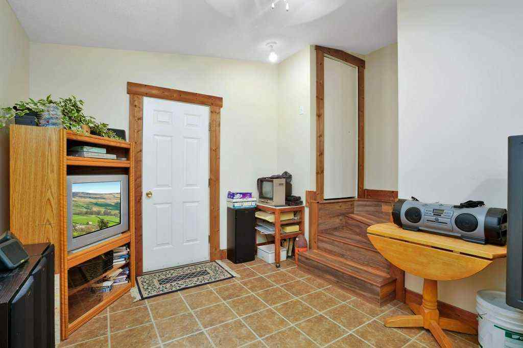 MLS® A2251768 - 34 Beach Street E in NONE Rochon Sands, Residential