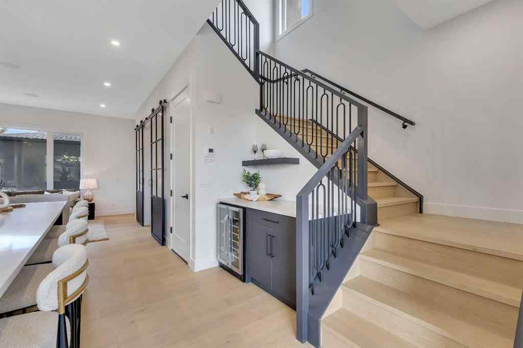 MLS® A2251770 - 42 Collingwood Place NW in Collingwood Calgary, Residential