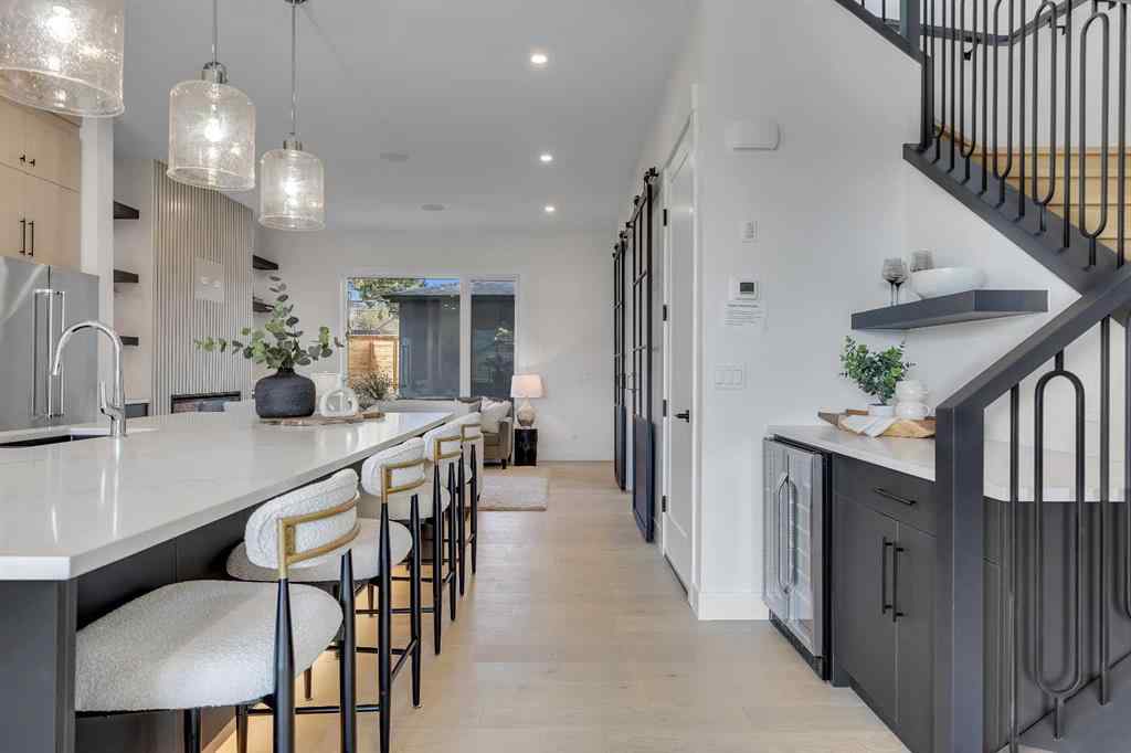MLS® A2251770 - 42 Collingwood Place NW in Collingwood Calgary, Residential