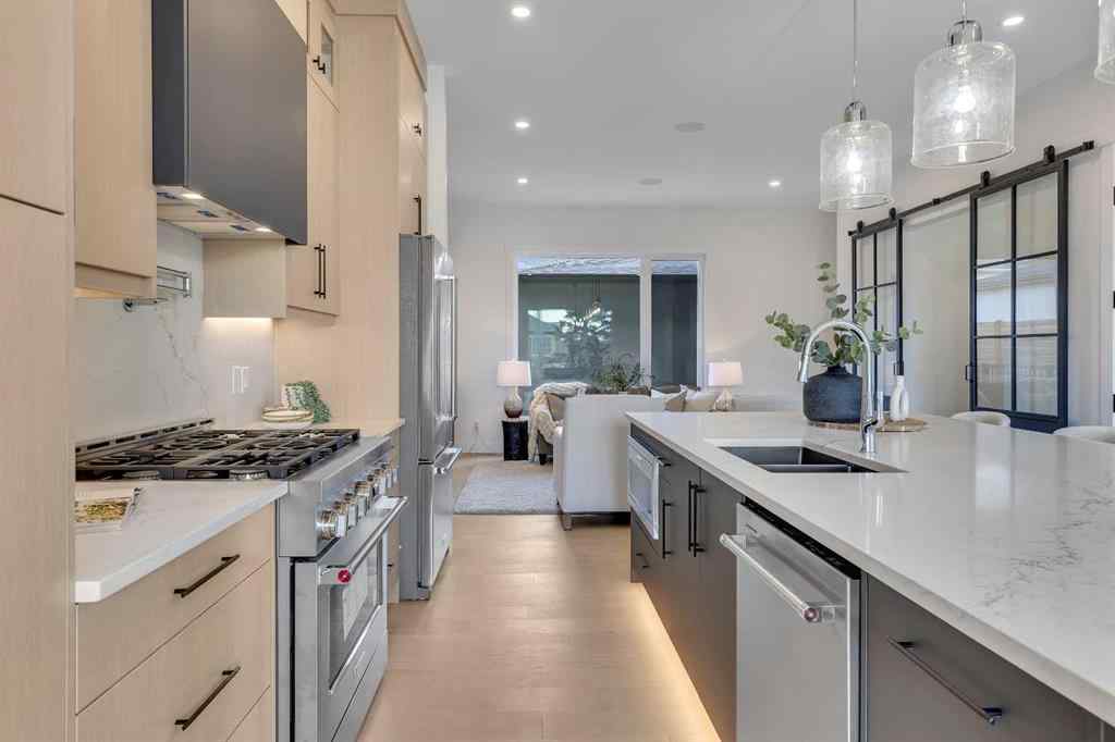 MLS® A2251770 - 42 Collingwood Place NW in Collingwood Calgary, Residential