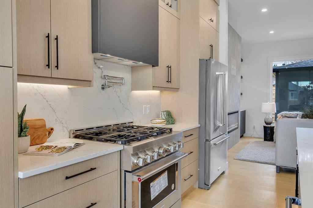 MLS® A2251770 - 42 Collingwood Place NW in Collingwood Calgary, Residential