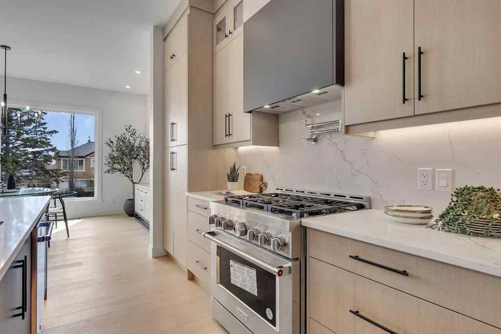 MLS® A2251770 - 42 Collingwood Place NW in Collingwood Calgary, Residential