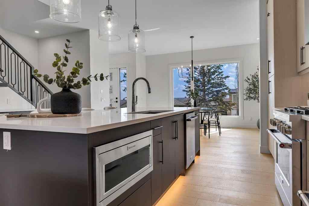 MLS® A2251770 - 42 Collingwood Place NW in Collingwood Calgary, Residential