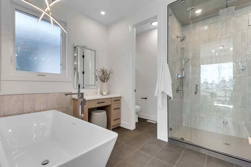 MLS® A2251770 - 42 Collingwood Place NW in Collingwood Calgary, Residential