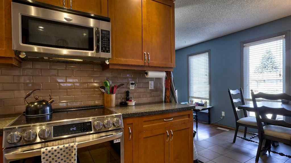 MLS® A2251771 - 88 Summerfield Close SW in Summerhill Airdrie, Residential