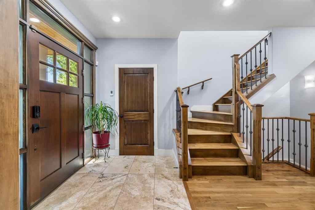MLS® A2251775 - 120 7 Avenue NE in Crescent Heights Calgary, Residential