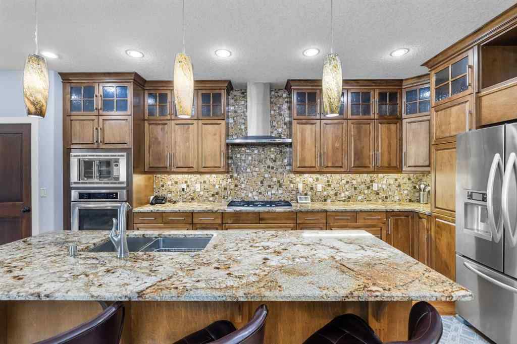 MLS® A2251775 - 120 7 Avenue NE in Crescent Heights Calgary, Residential