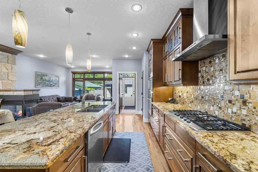 MLS® A2251775 - 120 7 Avenue NE in Crescent Heights Calgary, Residential