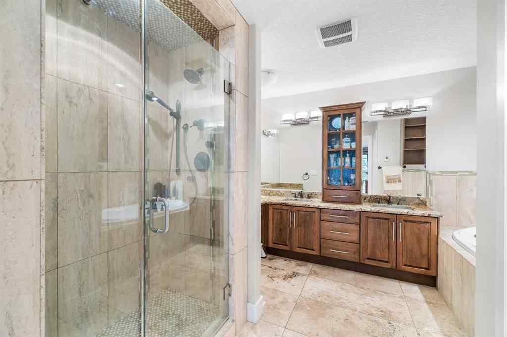 MLS® A2251775 - 120 7 Avenue NE in Crescent Heights Calgary, Residential