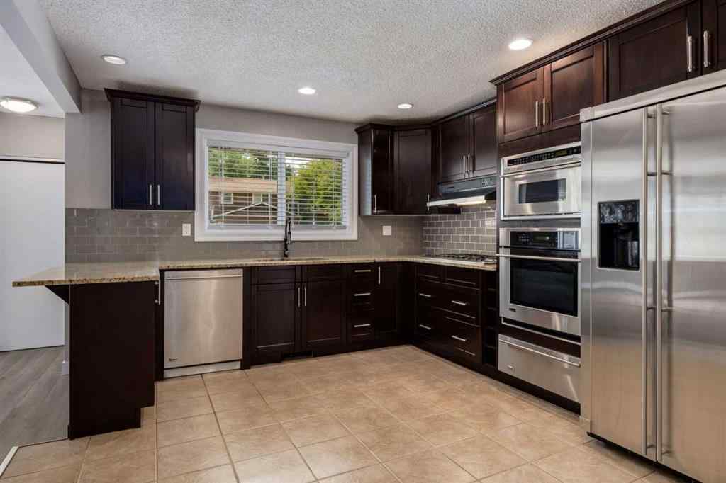 MLS® A2251782 - 534 Cantrell Drive SW in Canyon Meadows Calgary, Residential