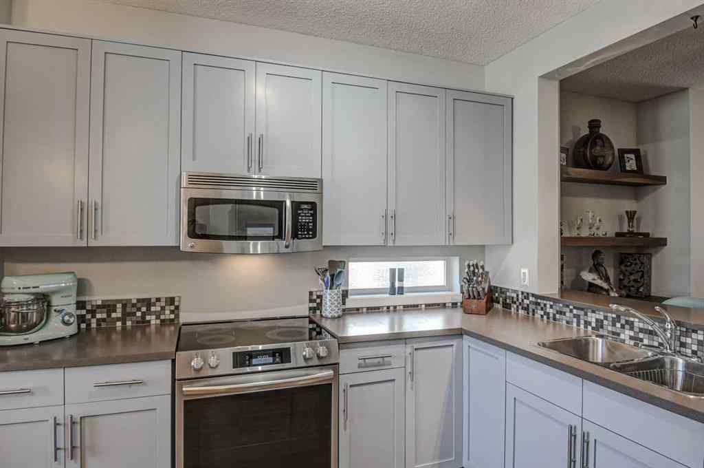 MLS® A2251789 - 155 Chapalina Square SE in Chaparral Calgary, Residential