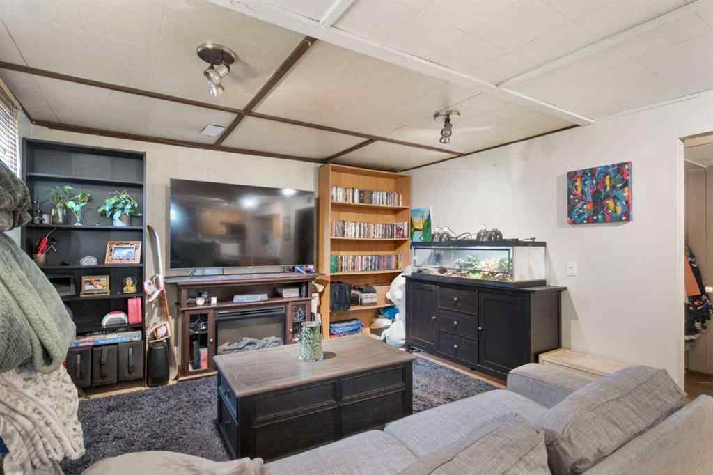 MLS® A2251790 - 4147 Maryvale Drive NE in Marlborough Calgary, Residential