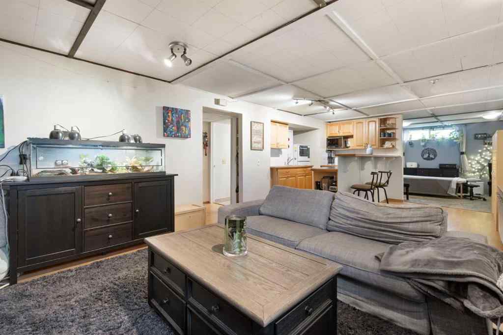 MLS® A2251790 - 4147 Maryvale Drive NE in Marlborough Calgary, Residential