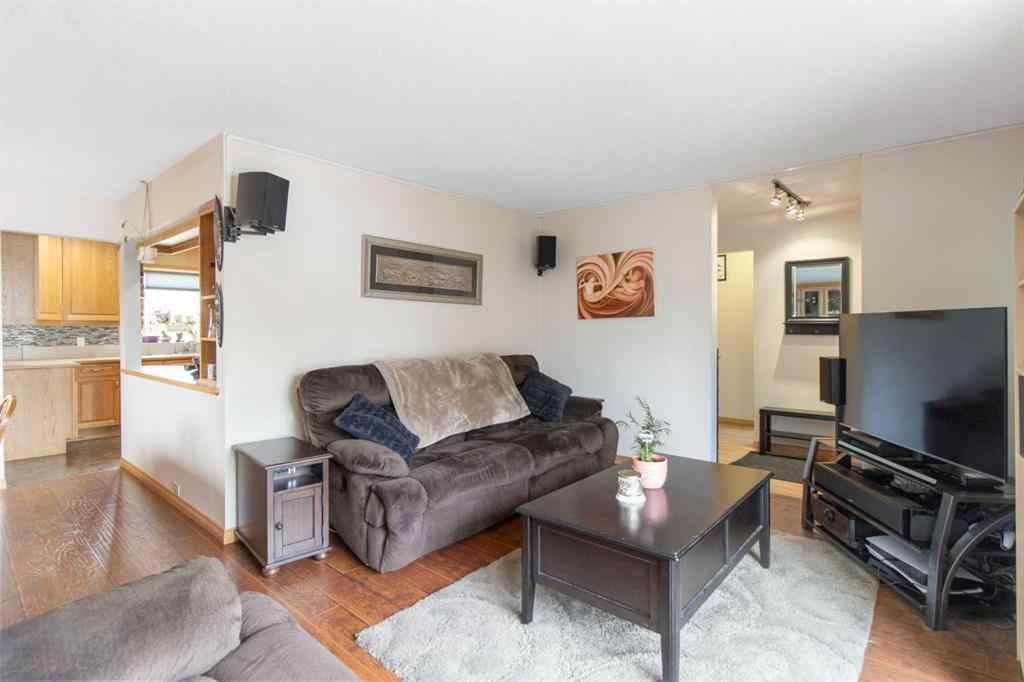 MLS® A2251790 - 4147 Maryvale Drive NE in Marlborough Calgary, Residential