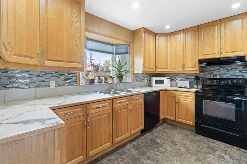 MLS® A2251790 - 4147 Maryvale Drive NE in Marlborough Calgary, Residential