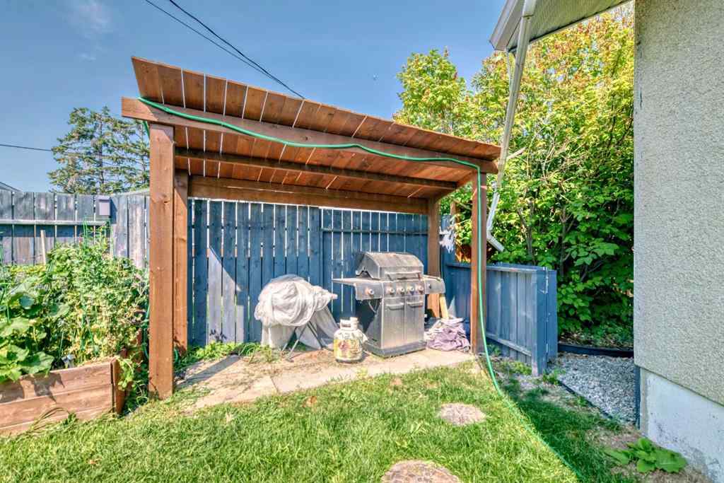 MLS® A2251791 - 1611 Radisson Drive SE in Albert Park/Radisson Heights Calgary, Residential