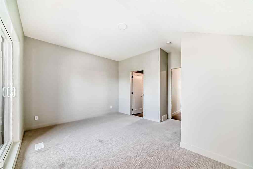 MLS® A2251796 - 643 53 Avenue SW in Windsor Park Calgary, Residential