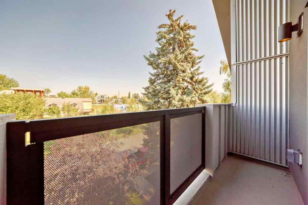 MLS® A2251796 - 643 53 Avenue SW in Windsor Park Calgary, Residential