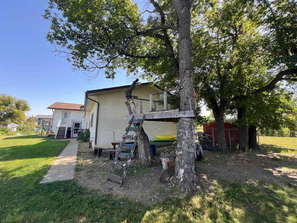 MLS® A2251810 - 1408 Newcastle Trail  in Newcastle Drumheller, Residential