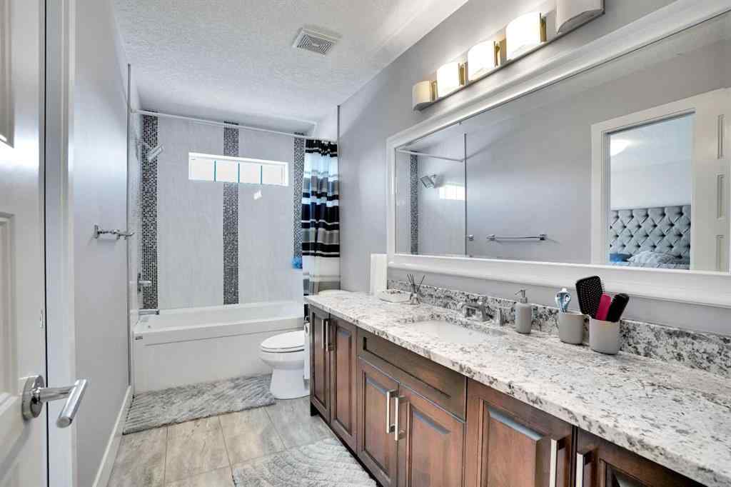 MLS® A2251818 - 172 Kinniburgh Way Chestermere   in Kinniburgh North Chestermere, Residential
