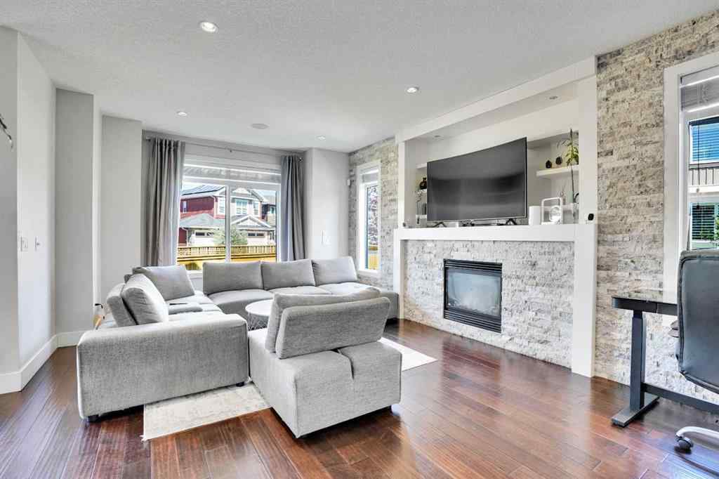 MLS® A2251818 - 172 Kinniburgh Way Chestermere   in Kinniburgh North Chestermere, Residential