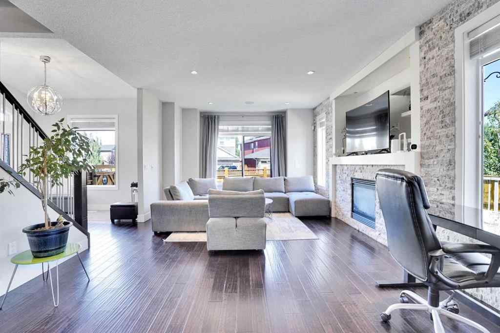 MLS® A2251818 - 172 Kinniburgh Way Chestermere   in Kinniburgh North Chestermere, Residential