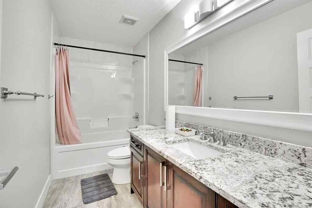 MLS® A2251818 - 172 Kinniburgh Way Chestermere   in Kinniburgh North Chestermere, Residential