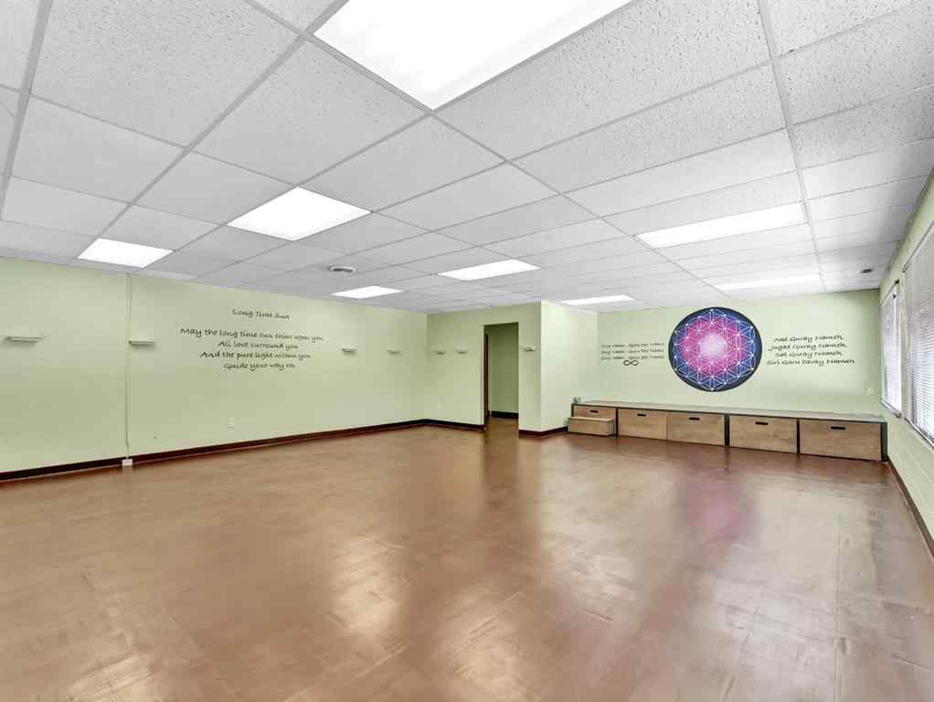 MLS® A2251830 - Unit #202A 140 Maple Avenue SE in River Flats Medicine Hat, Commercial