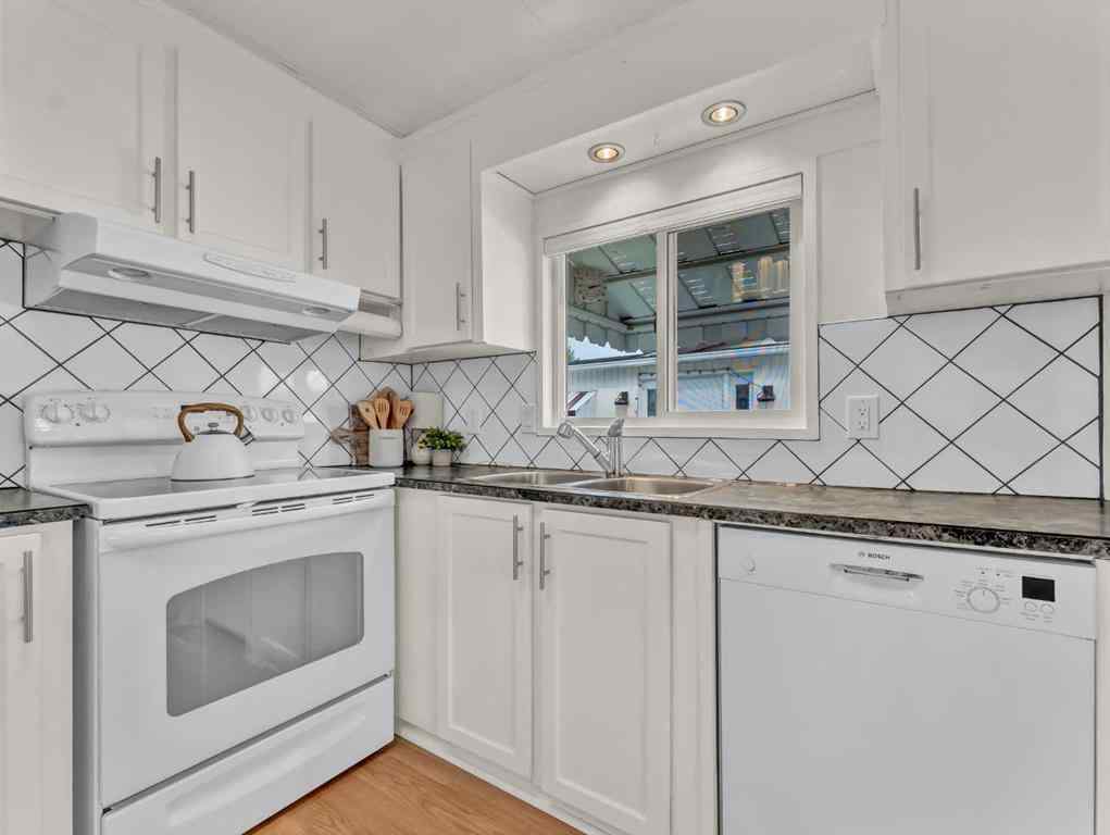 MLS® A2251832 - 135 Anson Avenue SW in SW Hill Medicine Hat, Residential