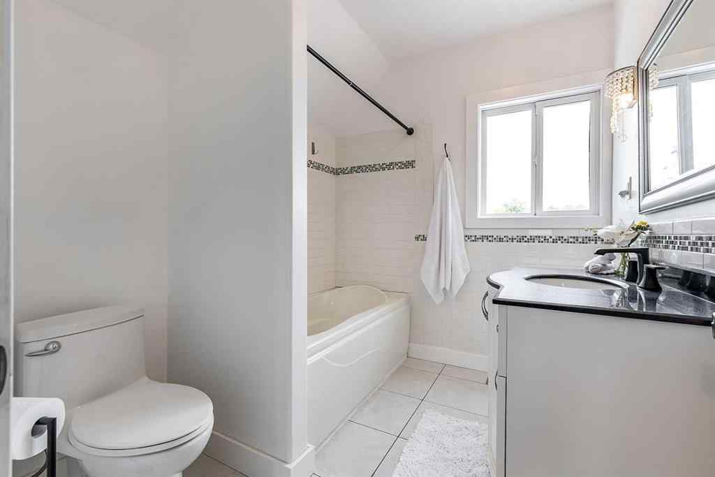 MLS® A2251844 - 42 4 Street SE in SE Hill Medicine Hat, Residential