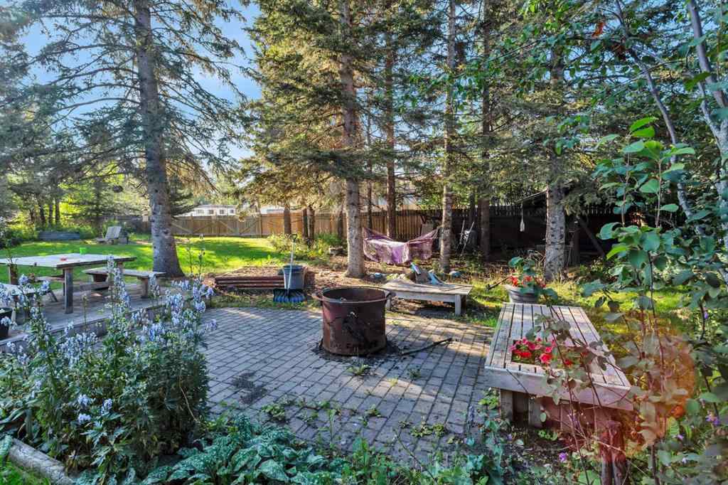 MLS® A2251856 - 404 3 Avenue SW in NONE Sundre, Residential