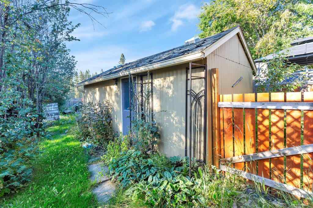 MLS® A2251856 - 404 3 Avenue SW in NONE Sundre, Residential