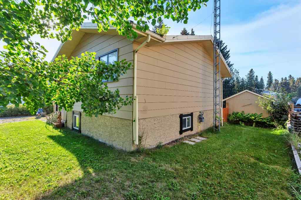 MLS® A2251856 - 404 3 Avenue SW in NONE Sundre, Residential