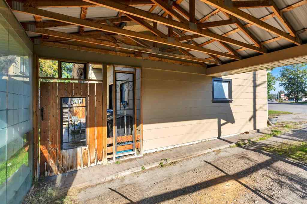 MLS® A2251856 - 404 3 Avenue SW in NONE Sundre, Residential