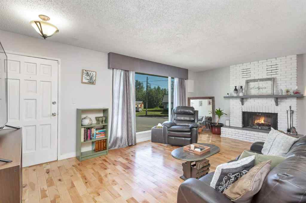 MLS® A2251856 - 404 3 Avenue SW in NONE Sundre, Residential
