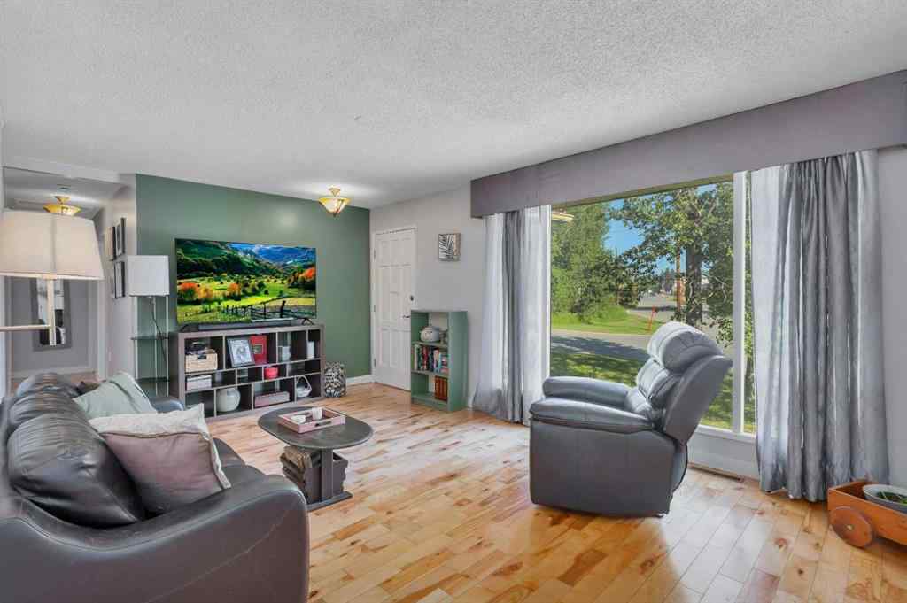 MLS® A2251856 - 404 3 Avenue SW in NONE Sundre, Residential