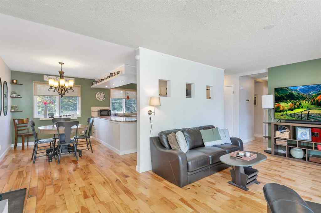 MLS® A2251856 - 404 3 Avenue SW in NONE Sundre, Residential