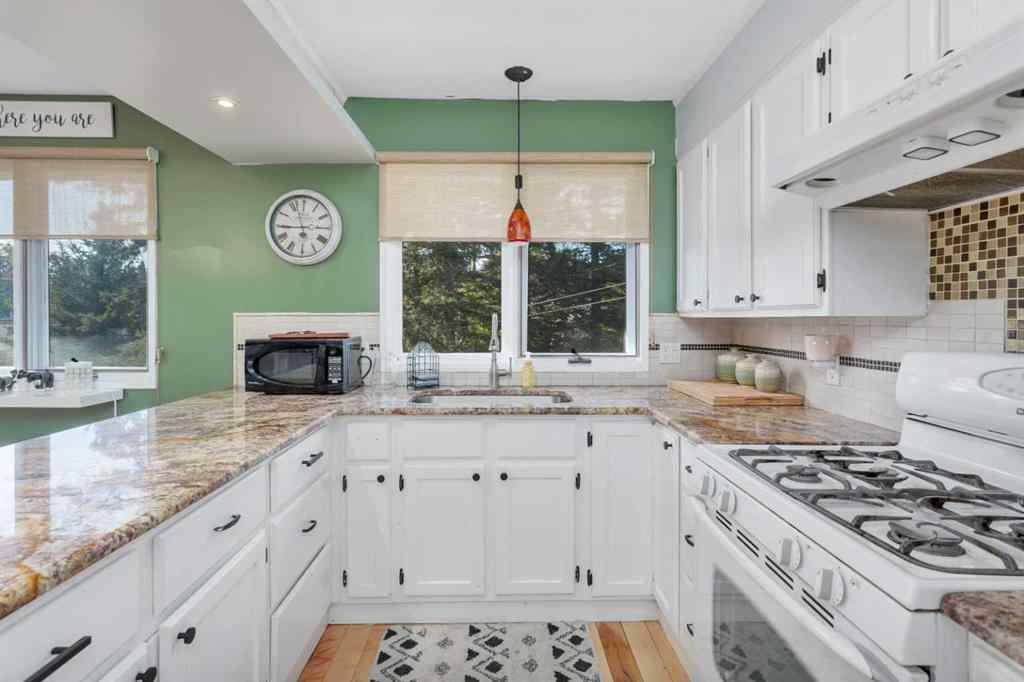 MLS® A2251856 - 404 3 Avenue SW in NONE Sundre, Residential