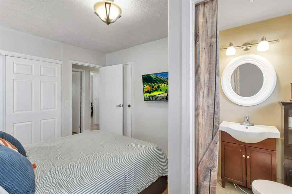 MLS® A2251856 - 404 3 Avenue SW in NONE Sundre, Residential