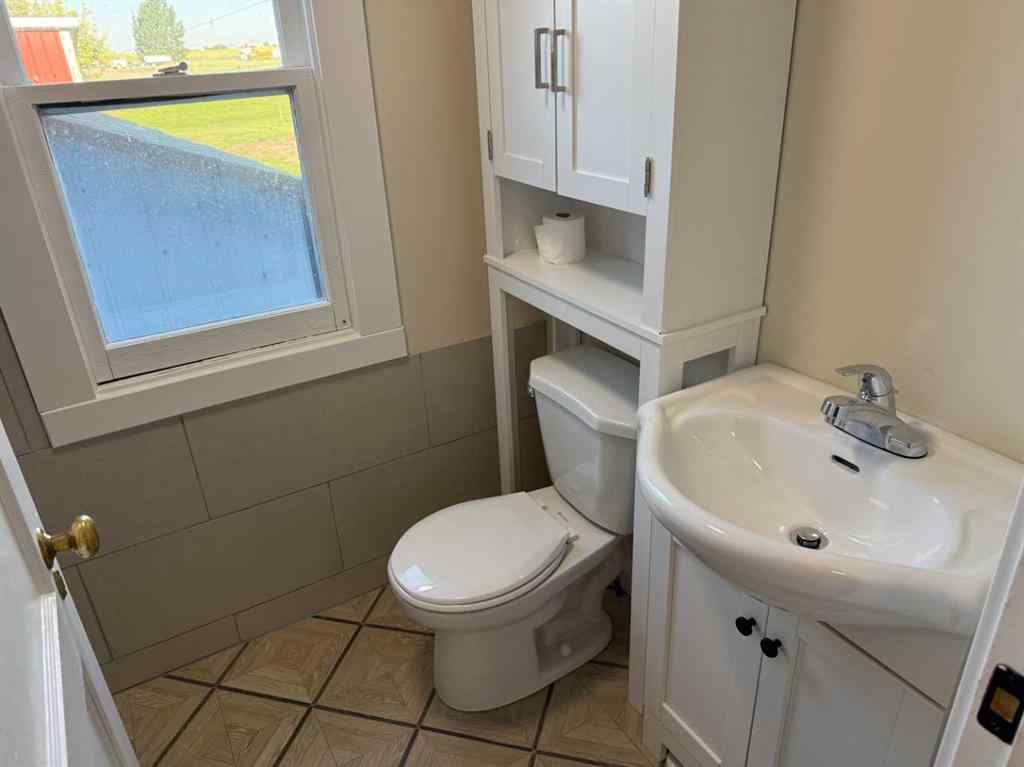 MLS® A2251859 - 32 2 Street W in NONE Arrowwood, Residential