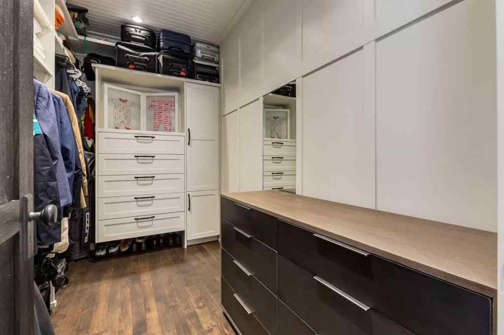 MLS® A2251864 - 4211 17 Street SW in Altadore Calgary, Residential