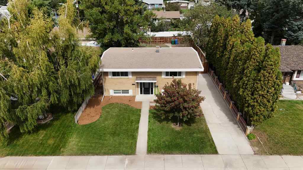 MLS® A2251874 - 1107 12 Avenue N in NONE Lethbridge, Residential