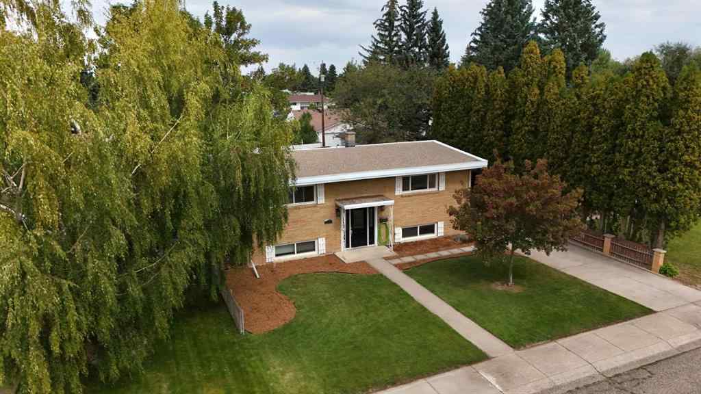 MLS® A2251874 - 1107 12 Avenue N in NONE Lethbridge, Residential
