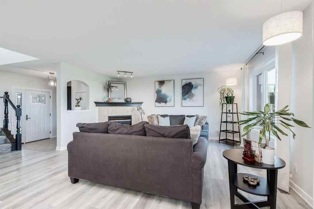 MLS® A2251886 - 522 Stonegate Road NW in Stonegate Airdrie, Residential