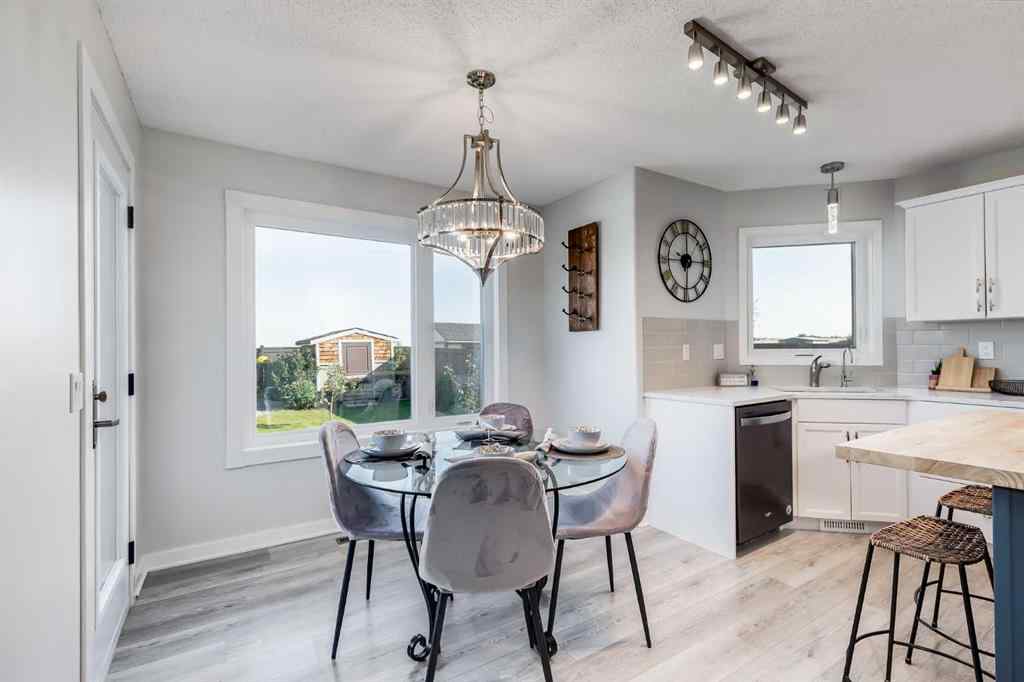 MLS® A2251886 - 522 Stonegate Road NW in Stonegate Airdrie, Residential