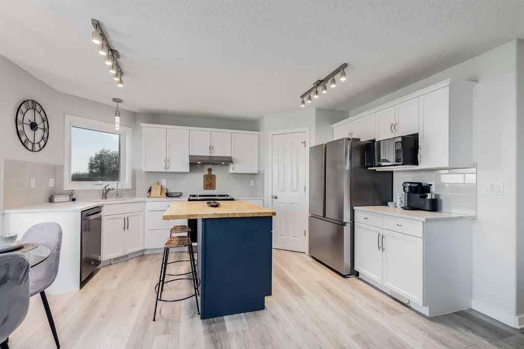 MLS® A2251886 - 522 Stonegate Road NW in Stonegate Airdrie, Residential