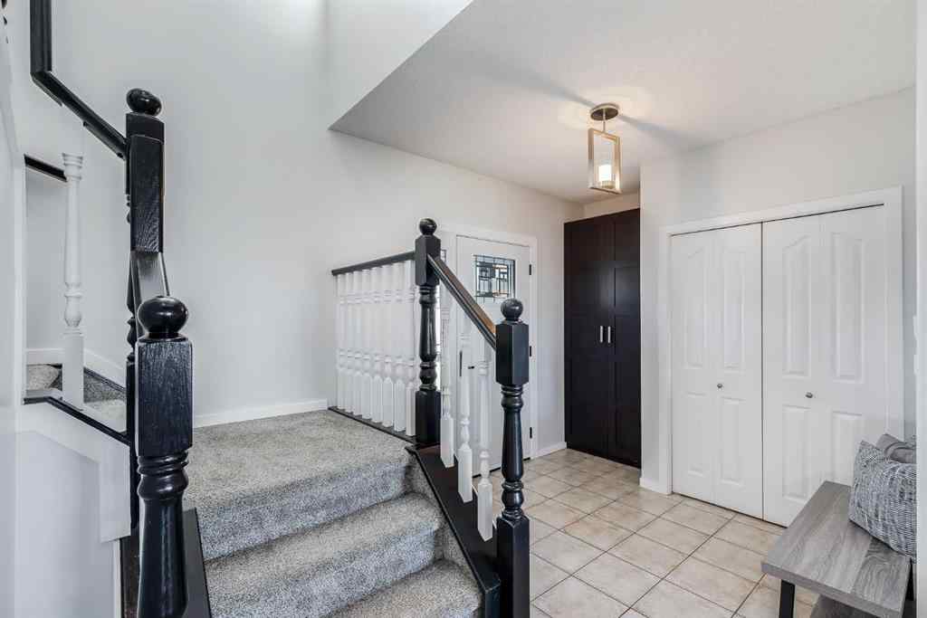 MLS® A2251886 - 522 Stonegate Road NW in Stonegate Airdrie, Residential