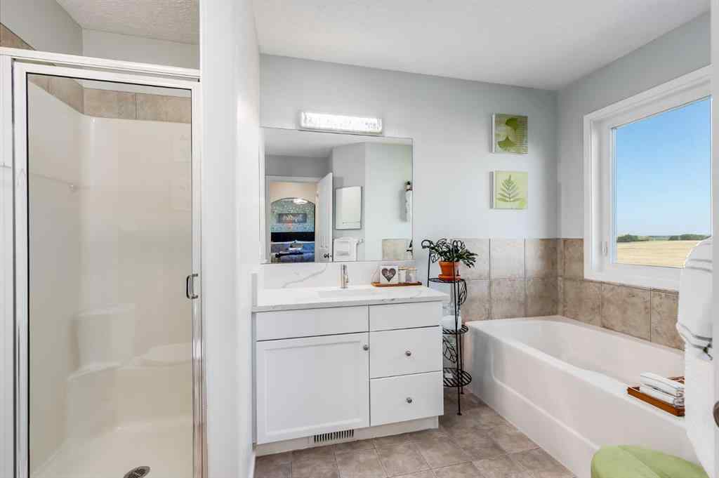 MLS® A2251886 - 522 Stonegate Road NW in Stonegate Airdrie, Residential