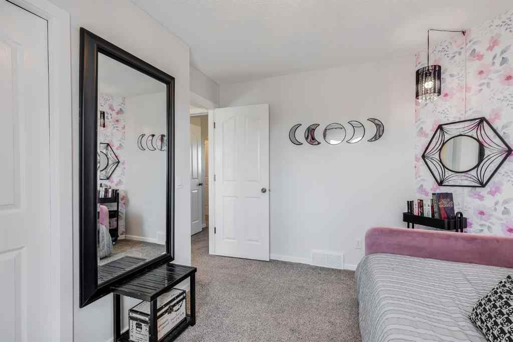 MLS® A2251886 - 522 Stonegate Road NW in Stonegate Airdrie, Residential